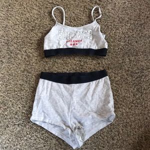 H&M “forever dreamer” sleep set